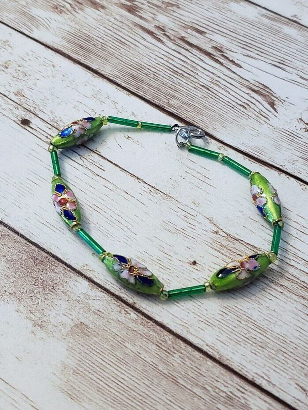 Vintage Green Flower Beads Bracelet - 7.5"